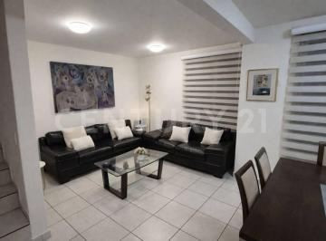 Casa · 132m² · 3 Recámaras · 2 Estacionamientos · Casa Tipo Townhouse en Venta con Roof Garden Privado en Benito Juárez