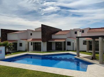 Casa de 2 habitaciones, Yecapixtla · Casa con Alberca en Venta en Hacienda San José, Yecapixtla