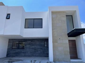 Casa de 3 habitaciones, Querétaro · Amplia Casa en Renta en Fracc. Lomas de Juriqulla, Queretaro