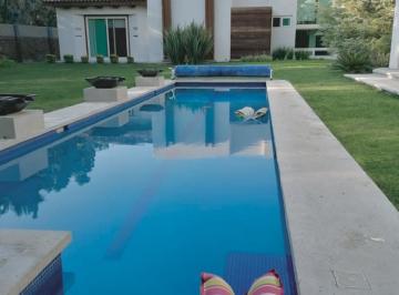 1 · Exclusiva Residencia en Venta en Saltillo Norte