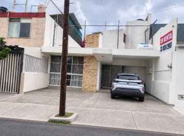 Casa de 3 habitaciones, Guadalajara · Casa de Una Planta en Chapalita