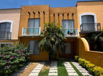 Casa en condominio de 2 habitaciones, Emiliano Zapata · En Venta Casa con Alberca y Vigilancia