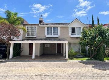 Casa · 322m² · 3 Recámaras · 2 Estacionamientos · Casa en Villas, San Andrés Cholula Centro $4,950,000