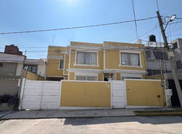 Casa de 4 habitaciones, Naucalpan de Juárez · Casa en Venta en La Alteza (Cd Satelite)