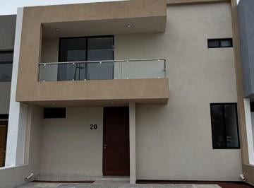 Casa de 4 habitaciones, Corregidora · Casa en Venta en Cañadas del Arroyo con Recámara en Pb