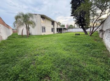 Casa de 4 habitaciones, Tlajomulco de Zúñiga · Casa en Venta en Los Gavilanes 1423 m Terreno 550 Construcc, Al Lado de Plaza Punto Sur