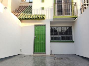 Casa de 3 habitaciones, León · Casa con 3 Habitaciones Remodelada en Renta en Misión del Carmen Zona Delta.
