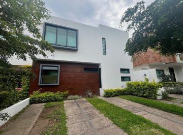 Casa en condominio de 3 habitaciones, Tlajomulco de Zúñiga · Casa en Renta La Rioja