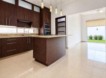 eb871a8efaa76de0d6acd4c22b1726cc24205a4f3ccf964987bb2fac87997682 · Residencia de 5 Recámaras en Fracc. Jardines de Versalles
