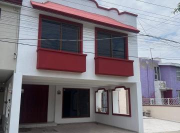 Casa en condominio de 4 habitaciones, Zapopan · Casa Plaza Guadalupe