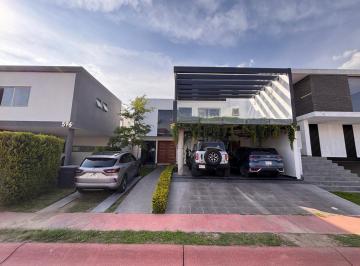 Casa en condominio de 4 habitaciones, Tlajomulco de Zúñiga · Casa en Venta en La Rioja | Estudio en Planta Baja y Terraza
