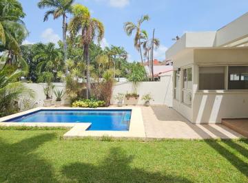 Casa · 550m² · 4 Recámaras · 3 Estacionamientos · House in Residencial Campestre