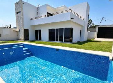 Casa de 4 habitaciones, Yautepec · Casa de 550 m² en Venta Oaxtepec Morelos, con 4 Recámaras