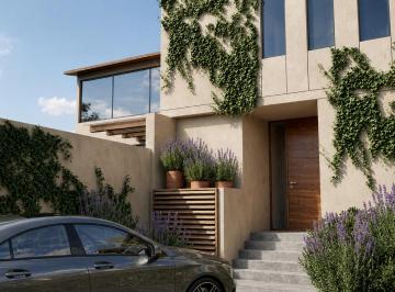 Casa de 4 habitaciones, Valle de Bravo · Casa en Venta en El Centro de Valle de Bravo | Vista Al Lago