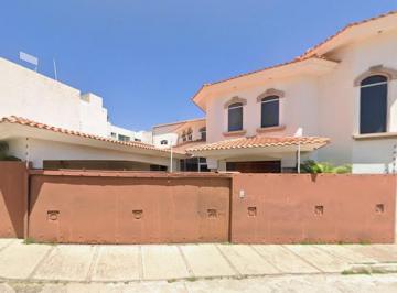 Casa de 5 habitaciones, Durango · Casa en Durango, Dgo. ¡Súper Precio!