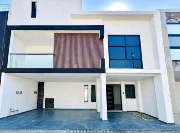 Casa de 3 habitaciones, San Andrés Cholula · Casa Nueva en Venta en Parque Veracruz | Roof Garden | 3 Recámaras | Cuarto de Servicio