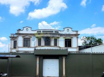 Casa de 5 habitaciones, Morelia · Casa en Renta en Av Acueducto en Esquina