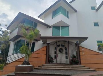 Casa de 4 habitaciones, Xalapa · Casa de 474 m² con 4 Recámaras en Venta en Fraccionamiento Loma Esmeralda
