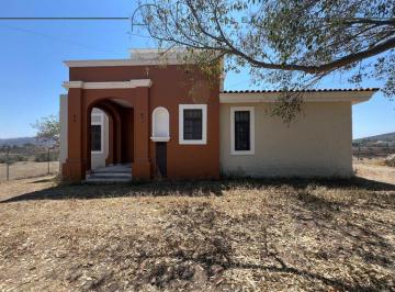 Quinta de 3 habitaciones, Tlajomulco de Zúñiga · Casa de Campo en Venta en San Agustín, Tlajomulco, 2,477 m²