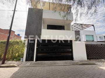 Casa · 245m² · 3 Recámaras · 2 Estacionamientos · Casa en Venta - Pie de Calle - San Pedro Cholula Zona Actipan