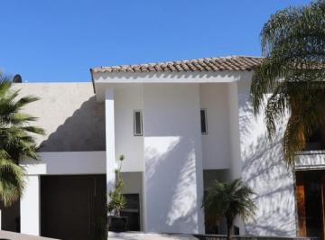 Casa · 475m² · 3 Recámaras · Venta de Casa en La Vista Contry