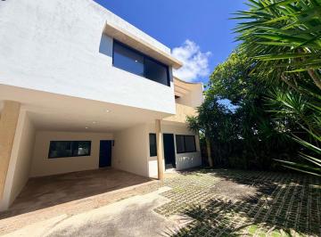 Casa en condominio de 2 habitaciones, Mérida · Colonia Maya, en Venta Casa en Privada con Dos Recamaras y Estudio