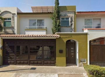 Casa de 3 habitaciones, Puerto Vallarta · Casa en Venta en Fluvial Vallarta, Puerto Vallarta, Jalisco.