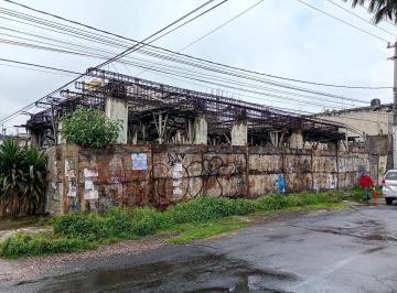 Terreno / Lote · 240m² · Terreno en Esquina con Cimentación y Estructura Avanzada Para Desarrollo