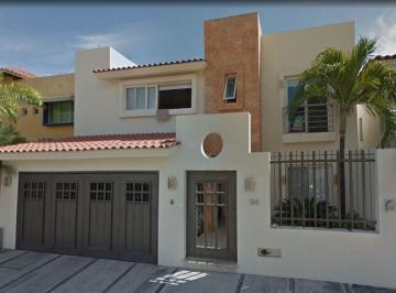 Casa de 5 habitaciones, Puerto Vallarta · Casa en Venta en Diaz Ordaz, Puerto Vallarta, Jalisco.