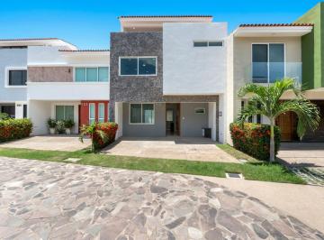 Casa en condominio de 3 habitaciones, Puerto Vallarta · Casa en Venta en Entre Ríos, Fluvial Vallarta | 204 m², 3 Recámaras