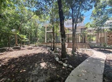 Casa · 210m² · 2 Recámaras · 2 Estacionamientos · Venta Casa en La Selva de Akumal Tulum Cancun
