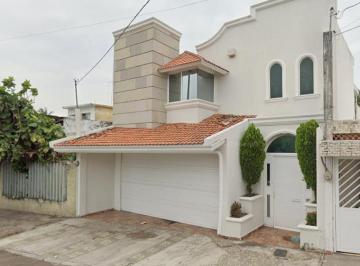 Casa de 3 habitaciones, Veracruz · Venta de Hermosa Casa Ubicada en Salvador Diaz Miron, Veracruz, Veracruz!