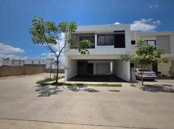 Casa · 167m² · 3 Recámaras · 2 Estacionamientos · Casa en Fraccionamiento Espacios Barcelona