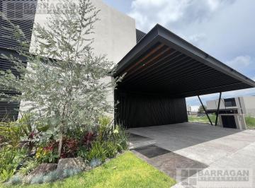 Casa · 445m² · 3 Recámaras · 3 Estacionamientos · Casa en Venta en Lomas Norte, Condominio Santa Oliva