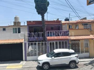 Casa · 103m² · 3 Recámaras · 2 Estacionamientos · Casa en Venta Jardines de La Hacienda Norte, Cuautitlan Izcalli.