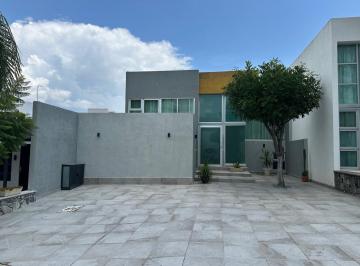 Casa · 247m² · 3 Recámaras · 3 Estacionamientos · Casa en Venta Lomas de Gran Jardín