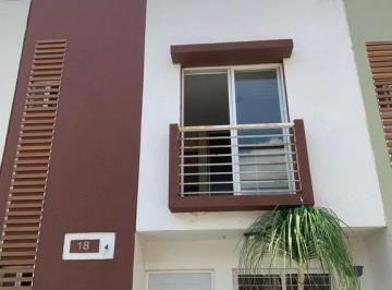 Casa en condominio · 98m² · 3 Recámaras · 2 Estacionamientos · Casa en Venta en Campo Real, Zapopan, Jal.
