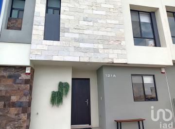 Casa · 92m² · 2 Recámaras · 1 Estacionamiento · Venta Casa El Marques Querétaro