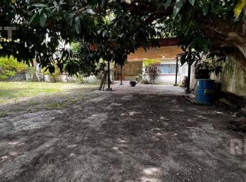 Terreno / Lote · 681m² · Terreno en Petrolera