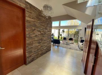 Casa de 3 habitaciones, León · Casa en Venta en León Guanajuato, Cañada del Refugio Norte - 355 m², 3 Recámaras, Libre Gravamen