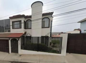 Casa de 5 habitaciones, Ensenada · Casa en Ensenada, Baja California. ¡Súper Precio!