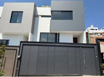 Casa de 4 habitaciones, San Pedro Tlaquepaque · Hermosa Casa a Estrena en Paisajes del Tesoro con Gran Diseño y Amplios Espacios