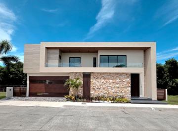 Casa de 4 habitaciones, Boca del Río · Casa en Venta en Boca del Río, Rio del Dorado