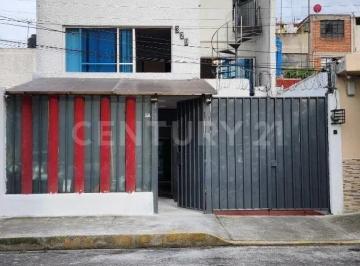 Casa de 5 habitaciones, Iztapalapa · Casa de 125 m² de Terreno con 5 Recámaras en Venta en Escuadrón 201