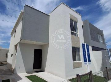 b4005cc57b62f0a1ac776eb62e5acc348b0b23403dad5b645450e9ab40b94b72 · Casa con Habitación en Planta Baja, en Reserva Castellana - Provenza