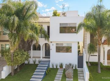 Casa en Venta de 4 habitaciones Cumbres del Cimatario · Casa Monterrey 8