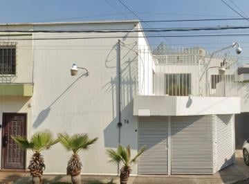 Casa de 4 habitaciones, Iztacalco · Casa en Venta! Calle Playa Copacabana, Col Militar Marte, Iztacalco, Cdmx. ¡Gran Oportunidad!