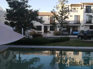 Casa en condominio de 3 habitaciones, Querétaro · Ubicacion Torre de Piedra Grandes Amenidades