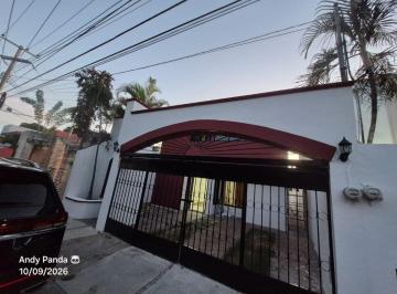 Casa de 3 habitaciones, Mérida · Dentro de La Ciudad a Unas Cuadras de Av 60 en Loma Bonita Xcumpich