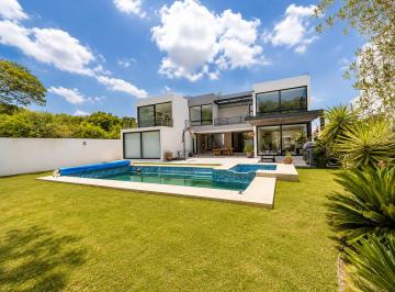 Casa de 4 habitaciones, Corregidora · Exclusiva Residencia en Vista Real, Querétaro | 775 m² Terreno, Alberca y Jardín